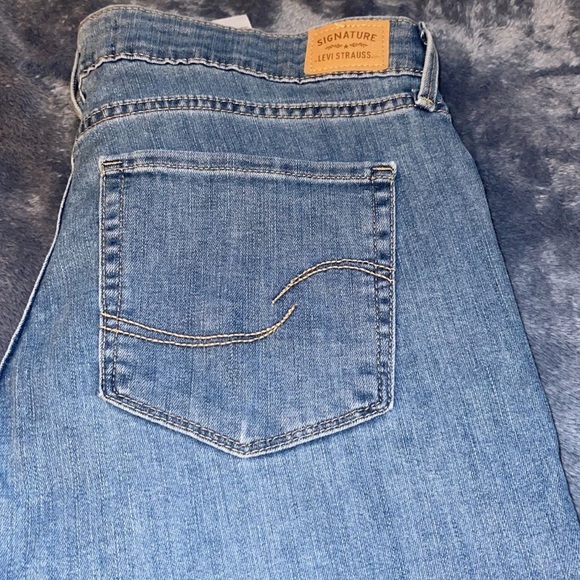 Size 14 never worn Levi’s - Picture 3 of 4